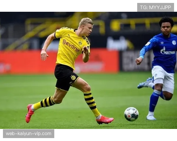 边裁职责：越位判罚与界外球等关键判定标准