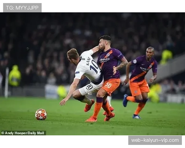 曼城进攻结构变化：从中路集中取代边中结合，战术重心明显内收